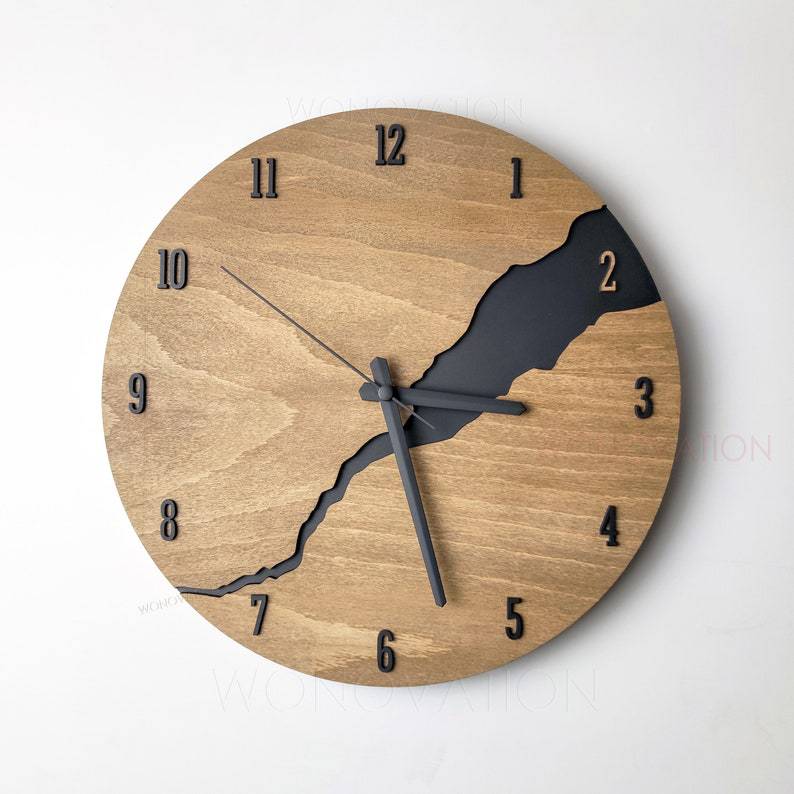 Modern Home Creative Crack Wooden Wall Clock