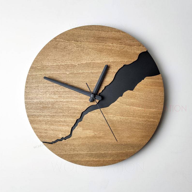 Modern Home Creative Crack Wooden Wall Clock